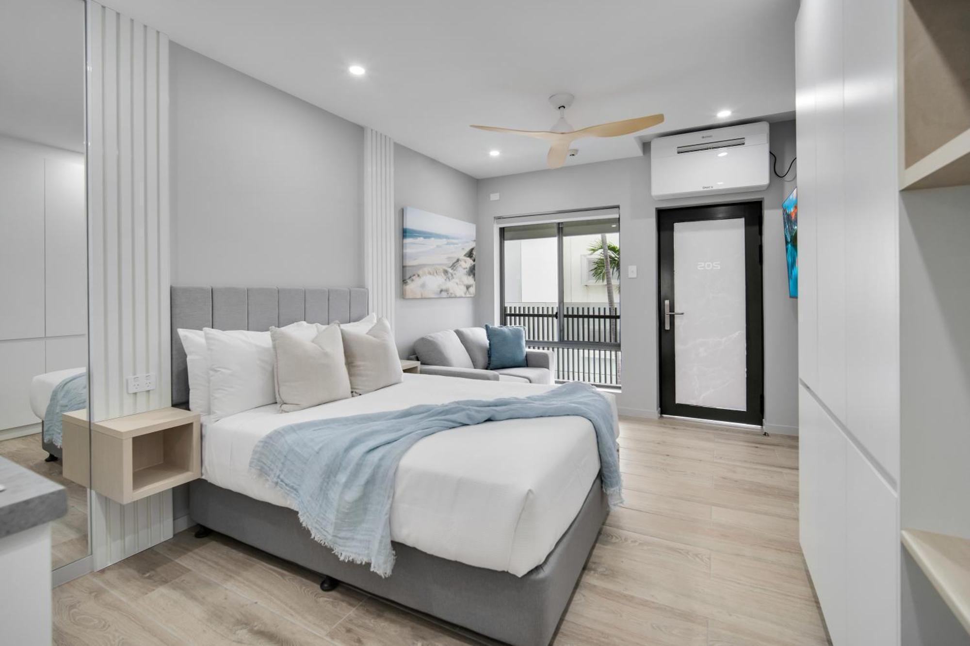 Belmoral Corporate Suites (Adults Only) Таунсвилл Экстерьер фото