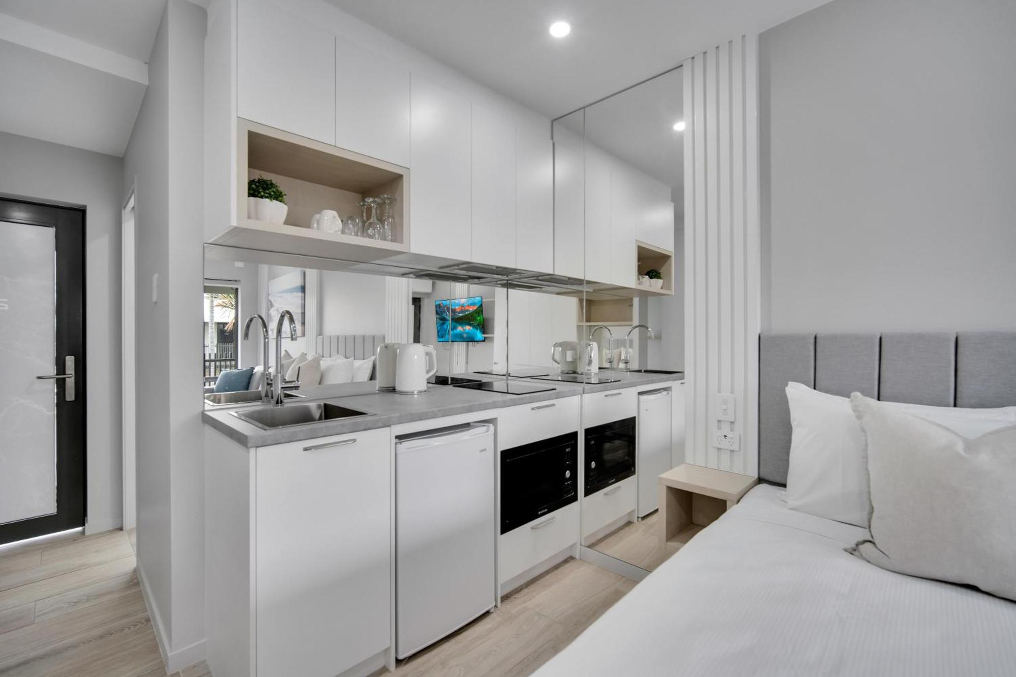 Belmoral Corporate Suites (Adults Only) Таунсвилл Экстерьер фото